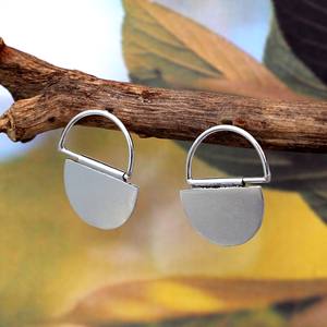 แหวนหน้าเรียบยาว ชุบเงิน ทำจากทองเหลือง ดีไซน์เรขาคณิต ออกแบบมาเพื่อแฟชั่นสมัยใหม่ เครื่องประดับเงิน - Product Image 2