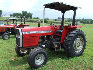Tracteur Massey Ferguson 375 d'occasion en stock, prêt à être expédié - Product Image 5