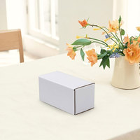Boîtes d'expédition en carton ondulé blanc de taille personnalisable, matériaux recyclés pour les envois de petites entreprises, emballages pour bougies