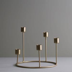 Bougeoir moderne élégant nordique à 4 niveaux en métal doré avec cadre en X en fil de fer pour la décoration de la maison et de la table à manger - Product Image 4