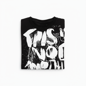 Camiseta Negra Oversize de Gran Gramaje con Gráfico de Pintura en Aerosol 'This Is Not Another Classic Story', Logotipo Personalizado OEM - Product Image 3