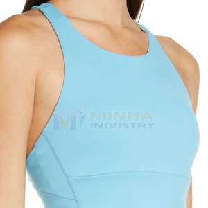 Soutien-gorge de sport en maille respirante, conçu pour les séances d'entraînement intenses et offrant une ventilation maximale, avec bretelles réglables. - Product Image 4