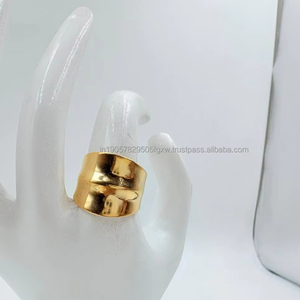 Anillo de moda de racimo de Latón chapado en oro con textura audaz - Product Image 1