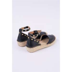 Alpargata cerrada con cuña baja - Product Image 3