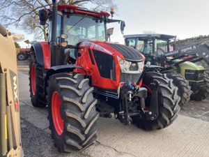 รถแทรกเตอร์การเกษตร ZETOR CRYSTAL HD 170 ขับเคลื่อนสี่ล้อ 4WD ใหม่ เหมาะสำหรับการเกษตร การขนส่ง และงานภาคสนามที่หนัก - Product Image 3
