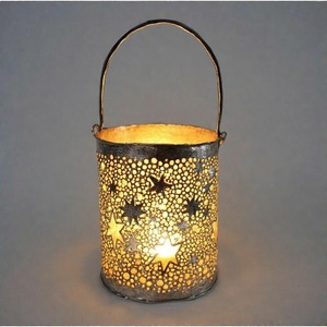 GoldBerry Holiday Charm Bougeoir en fonte d'aluminium Finition enneigée Accent pour tables et manteaux de fête - Product Image 5