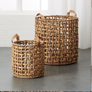 มันมีฐานกว้างโค้งมนที่มีรูปแบบสานหลวมเปิดที่โดดเด่นทั่วร่างกายของมัน - Product Image 4