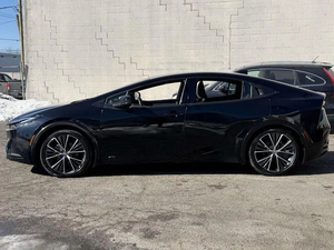 Prius 2024 Usado, Volante a la Izquierda, Asientos de Cuero, Cámara Trasera, 75001-100000 Millas, Pantalla Táctil - Product Image 3