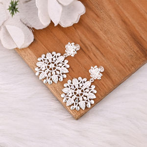 Boucles d'oreilles pendantes en argent sterling 925, boucles d'oreilles de créateur faites à la main, boucles d'oreilles tendance pour femmes et filles, style pendantes, produit en vrac - Product Image 4