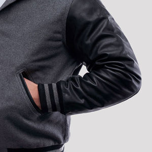 Veste de baseball universitaire à capuche pour homme de style américain, corps en laine, manches en cuir, fermeture éclair, patchwork vintage d'équipe - Product Image 3