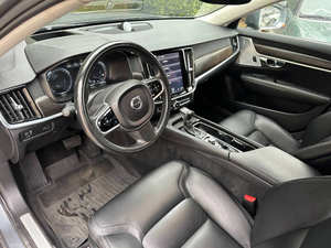 Voiture d'occasion de qualité abordable, Volvo V9-0 Cross Country T6 2017, conduite à gauche - Product Image 2