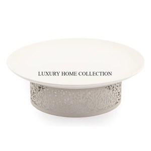 Plateau de service en fer à usage multiple avec finition en laque lisse et bords renforcés, idéal pour les placements décoratifs du petit-déjeuner. - Product Image 2