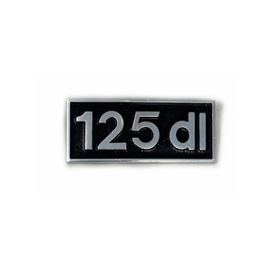 Emblema '125DL' para el protector de piernas de Lambretta DL - Product Image 1