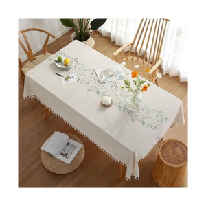 Mantel de Algodón Orgánico Blanco con Estampado Floral, Certificado GOTS, 300 Hilos, Lavable, Textura Perfecta para Mesa de Recepción de Bodas - Product Image 6