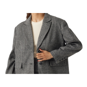 Vero Moda Lizzie Blazer Lungo Oversize Grigio con Ricami, Perline, Paillettes e Decorazioni a Bottoni, Completo Business in Maglia - Product Image 5