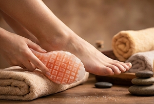 Raspador de Talones de Sal Rosa del Himalaya Natural, Lima para Pies, Removedor de Callos para Pedicura, Exfoliante de Piel Muerta, Herramienta de Bienestar y Spa - Product Image 2