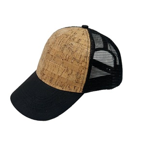 Venta caliente precio directo de fábrica 5 Panel adulto visera bordado cuero genuino en relieve parche Australia correa de plástico sombrero de camionero - Product Image 2