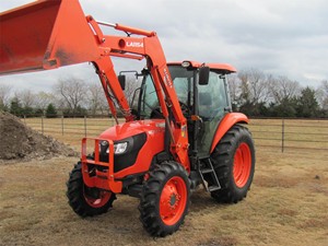 Tracteur utilitaire agricole M7060 70 CV 4x4 à transmission par engrenages avec benne avant, garantie 5 ans pour les travaux sur le terrain et en cour - Product Image 5