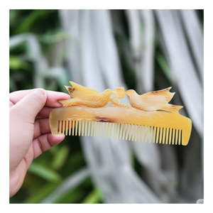 Peine de barba de cuerno Natural Premium Acabado liso Tallado de pájaros artísticos Artesanía vietnamita para uso de regalo - Product Image 2