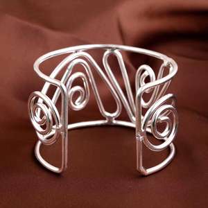 Conception faite à la main unique de bracelets en métal de sculpture moderne texturisée de la Chine - Product Image 6