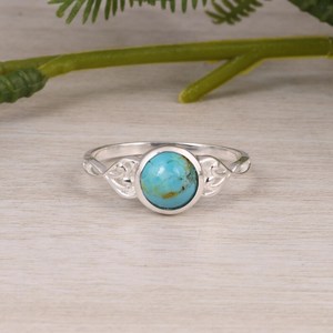 Bague de mariage en argent sterling avec turquoise Kingman, sertie dans un cadre, bijoux délicats de style bohème de luxe - Product Image 1