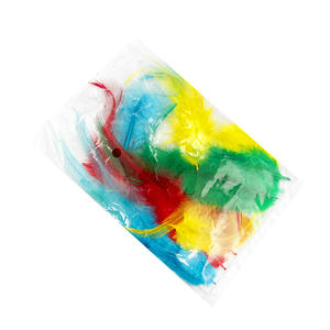 12 pièces de plumes de dinde teintes de 6 cm, longues plumes non toxiques PLOMA C502 pour l'artisanat - Product Image 5