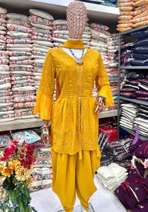 Lanzamiento del nuevo diseñador Party Wear Look Top ,Dhoti Salwar y Dupatta con material de alta calidad a precio mayorista - Product Image 4