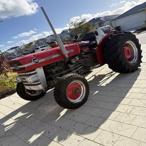รถแทรกเตอร์ตีนตะขาบ Massey Ferguson 135 25 แรงม้า ขับเคลื่อน 4 ล้อ เกียร์ธรรมดา ความปลอดภัยและผลผลิตสูงสำหรับการใช้งานในฟาร์ม - Product Image 6