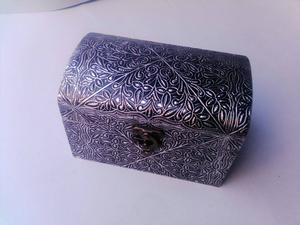 Boîtes à bijoux de couleur gaufrée sur mesure en métal idéales pour la revente par les magasins de décoration intérieure - Product Image 3