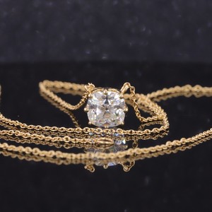 Collier en or jaune massif 14 carats 2.0 ct Moissanite taille coussin East West Antique Diamond Pendant Old European Cut-Collection OEC - Product Image 1