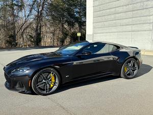 Aston Martin DBS Superleggera 2020, propulsion arrière, moteur V12 biturbo de 5,2 L, 715 chevaux, coupé - Product Image 2