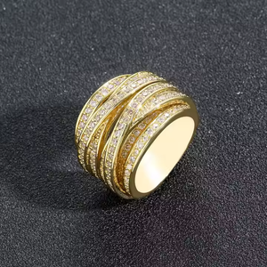 Bague Éternité de Luxe en Alliage de Style Hip Hop avec Moissanite de Laboratoire Taille Princesse, Conçue pour un Éclat Maximum et un Style Élégant - Product Image 4