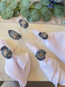 Servilleteros de resina de colección festiva exclusiva con adornos florales para arreglos de cena - Product Image 6