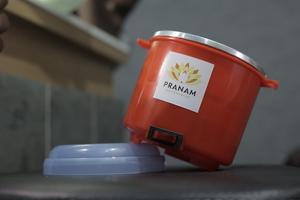 Corps en plastique de chauffe-cire électrique automatique avec la température réglable pour l'épilation professionnelle de salon et l'épilation à la maison - Product Image 4