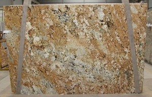 Design moderne Dalle de granit doré de l'Alaska poli Façade de bâtiment indien pour parc Prix élégant en vente - Product Image 3