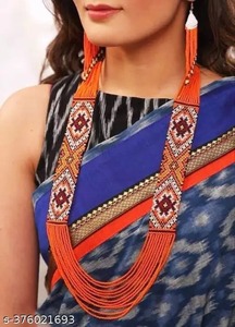 Conjunto de Joyería Artesanal con Collar y Aretes, Coloridos y Personalizables, Estilo Festivo, Espíritu Gitano, Hechos a Mano con Semillas de Arcoíris - Product Image 4