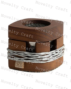 Quemador Bakhoor de madera con diseño cuadrado innovador revolucionario con acabado de cuero puro en el borde, excelente producto para el hogar - Product Image 1