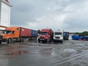 Suelo de vinilo de lujo SPC respetuoso con el medio ambiente moderno 100% cubiertas con núcleo rígido de 4mm 5mm 6mm para aplicaciones de cocina comercial - Product Image 3