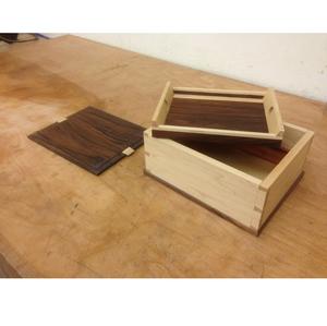 Caja de almacenamiento de madera con asa para fácil transporte - Product Image 5