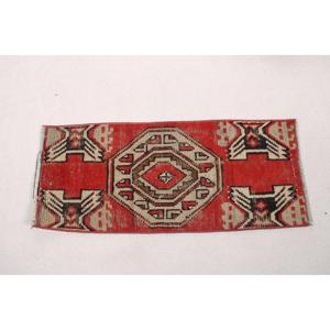 1.2x2.7 ft Turkish Rug, Vintage Small Rug, <b>Red</b> Floral <b>Wool</b> Rug - Product Image 4