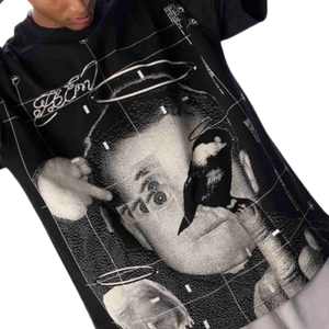 เสื้อยืดผู้ชายทรงหลวมสีดำเข้ม ผ้าฝ้าย 100% สไตล์วินเทจ ลำลอง สตรีทแวร์ เนื้อผ้านุ่ม ระบายอากาศดี เหมาะสำหรับใส่ในชีวิตประจำวันในเมือง - Product Image 6