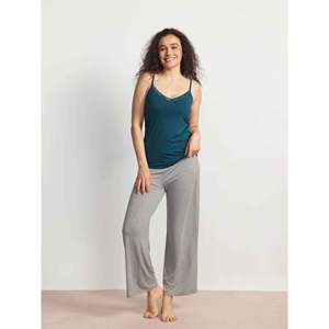 Camisola de Bambú Premium Personalizada para Mujer, con Cuello en V, Suave, con Botones, Estilo Lindo, Tejido Sostenible, Sin Mangas - Product Image 1