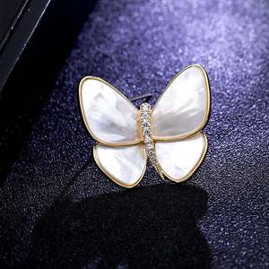 Broche papillon Jeulia - Cuivre, nacre, zircon et cristal - Product Image 2
