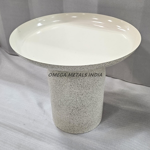 Table basse circulaire avec une base cylindrique texturée sur le dessus blanc brillant en métal de qualité supérieure et esthétique artistique pour la maison - Product Image 4