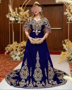 TENDANCE & BELLE-OR-BRODERIE SUR MARINE-BLEU Caftan avec PERLES DE VERRE EN CRISTAL, PIERRE, DABKA WORK for Weddings = 2024 - Product Image 1