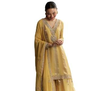 Traje Palazzo de Organza amarillo con Zari y bordado de espejo, venta al por mayor, Ropa Étnica para mujer, fábrica de ropa OEM, proveedor a granel - Product Image 4