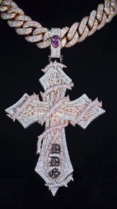 Joyería de Hip Hop de alta calidad chapada en oro Plata de Ley 925 VVS Moissanite Iced Out Rattan Cross Pendant para hombres para exportación - Product Image 3