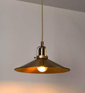 Lampe suspendue en métal artistique moderne, conçue pour les maisons de designers, avec une forme unique et un effet de lumière d'ambiance - Product Image 1