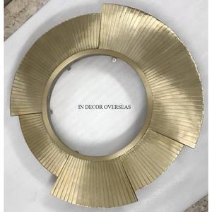 Espejo de pared de forma redonda con marco de Metal de diseñador con forma de flor de aspecto atractivo, suministros de decoración Interior para el hogar a un precio impresionante - Product Image 2