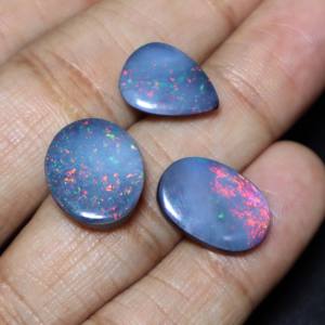 Lot de 3 opales australiennes naturelles doublettes cabochons multi-feu, pierres précieuses en vrac, 14x11mm-16x13mm, formes variées, 18 carats - Product Image 4